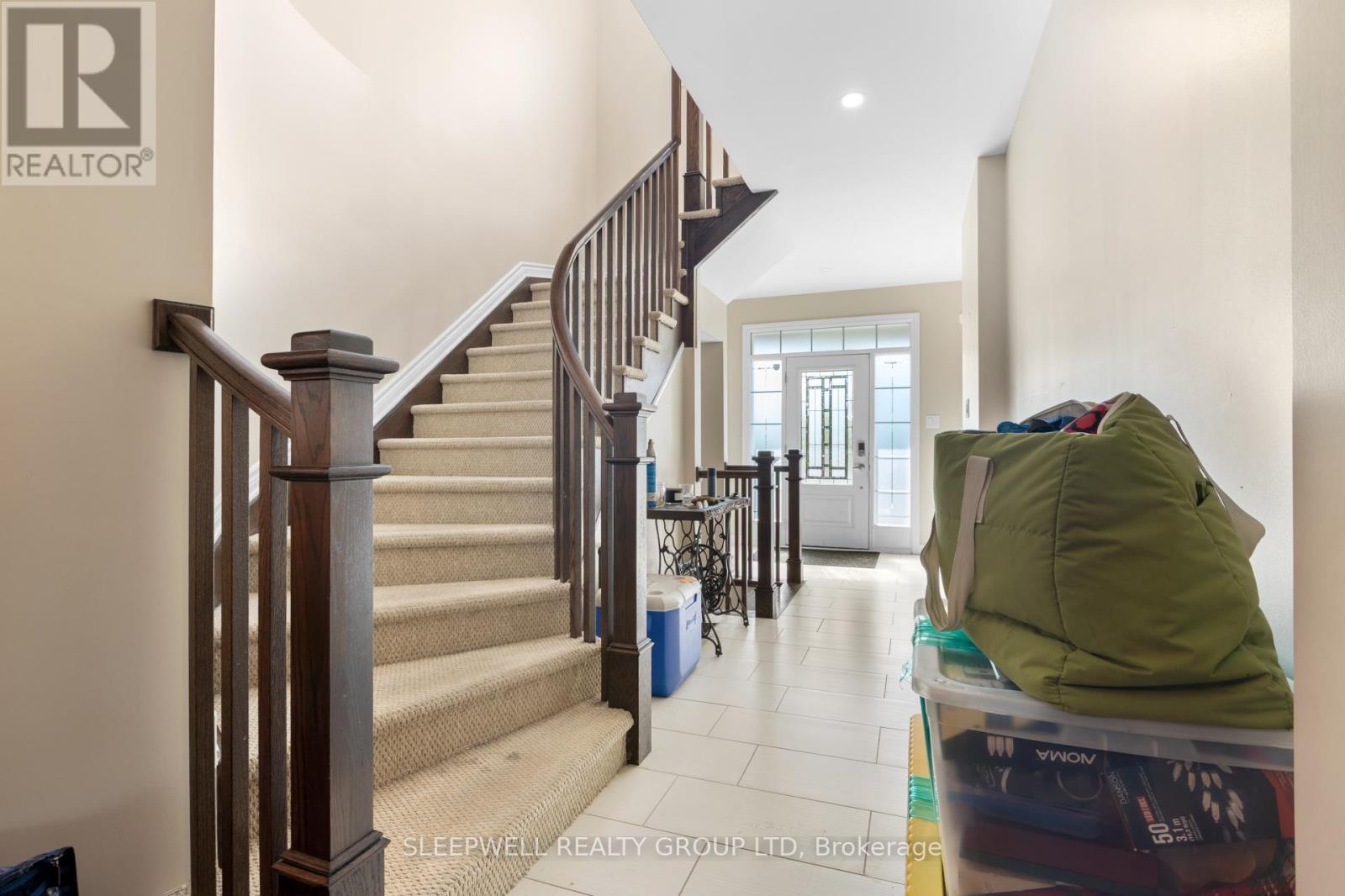 676 Eagle Crest Heights, Ottawa, Ontario  K2S 1R8 - Photo 3 - X12387892