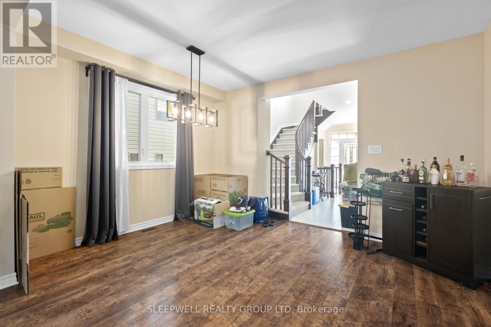 676 Eagle Crest Heights, Ottawa, Ontario  K2S 1R8 - Photo 4 - X12387892