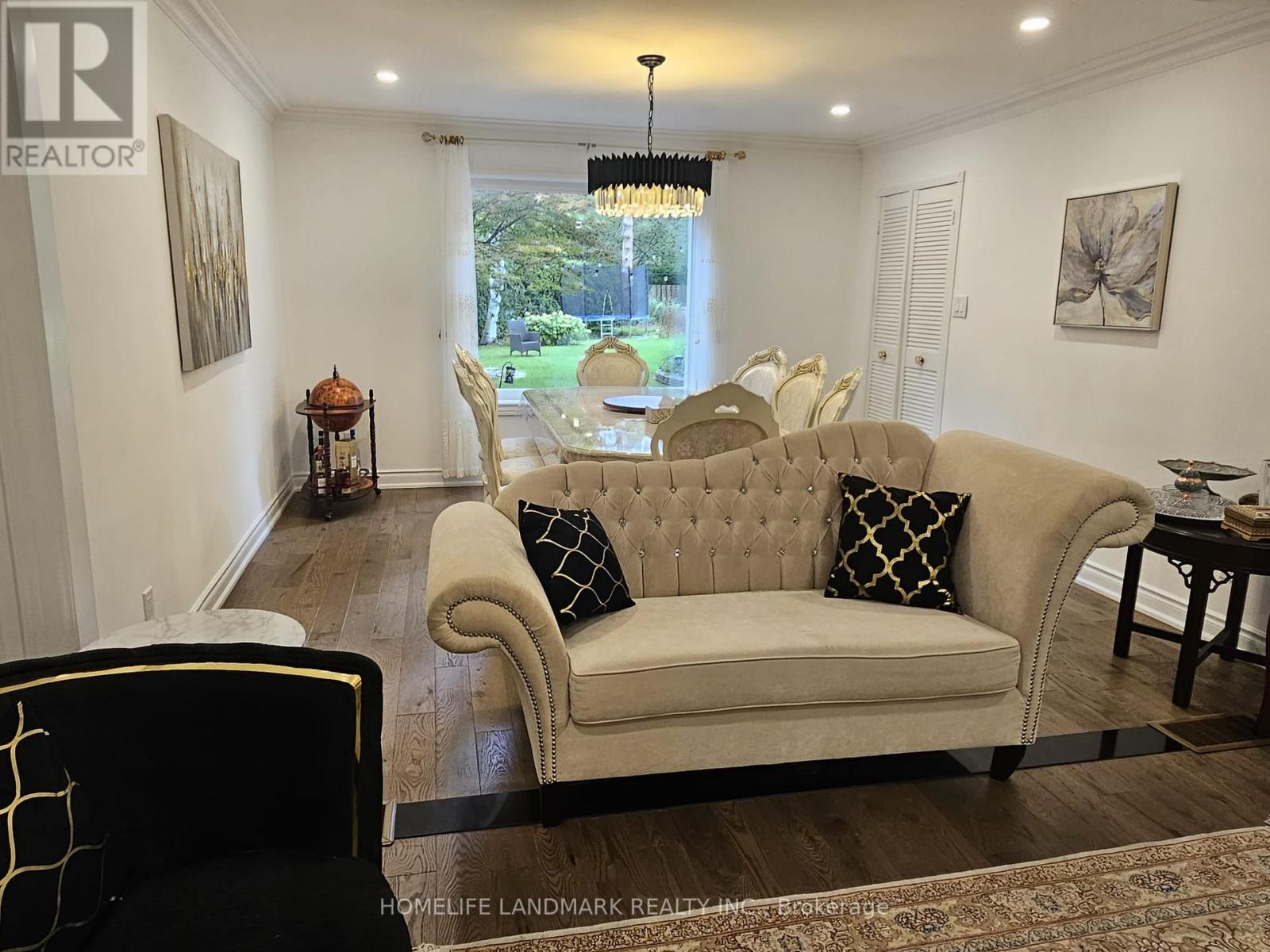 74 Julia Street, Markham, Ontario  L3T 4R9 - Photo 4 - N12387656