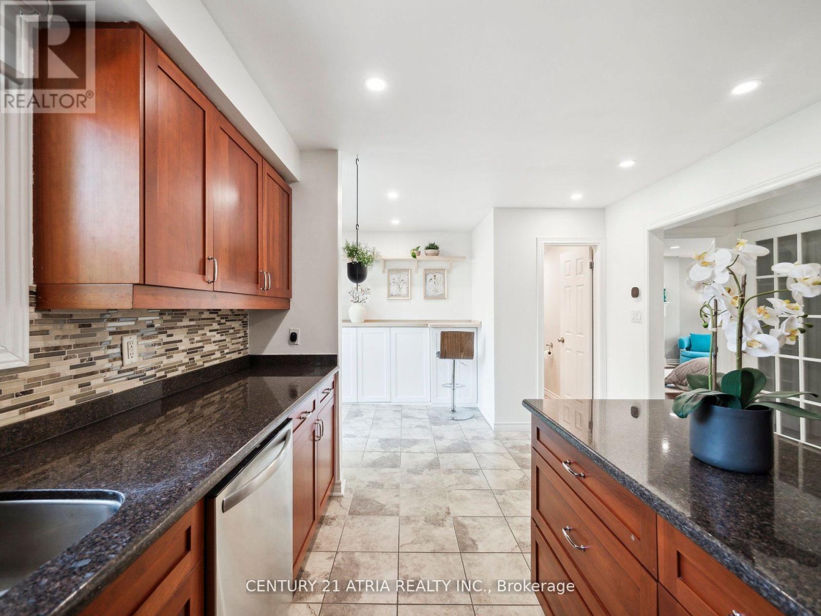 7 May Avenue, East Gwillimbury, Ontario  L0G 1V0 - Photo 21 - N12387698