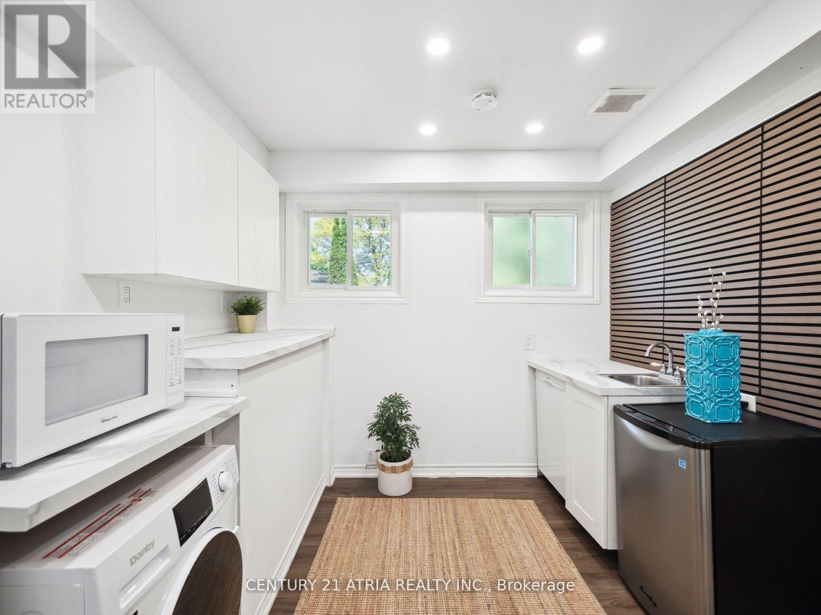 7 May Avenue, East Gwillimbury, Ontario  L0G 1V0 - Photo 26 - N12387698