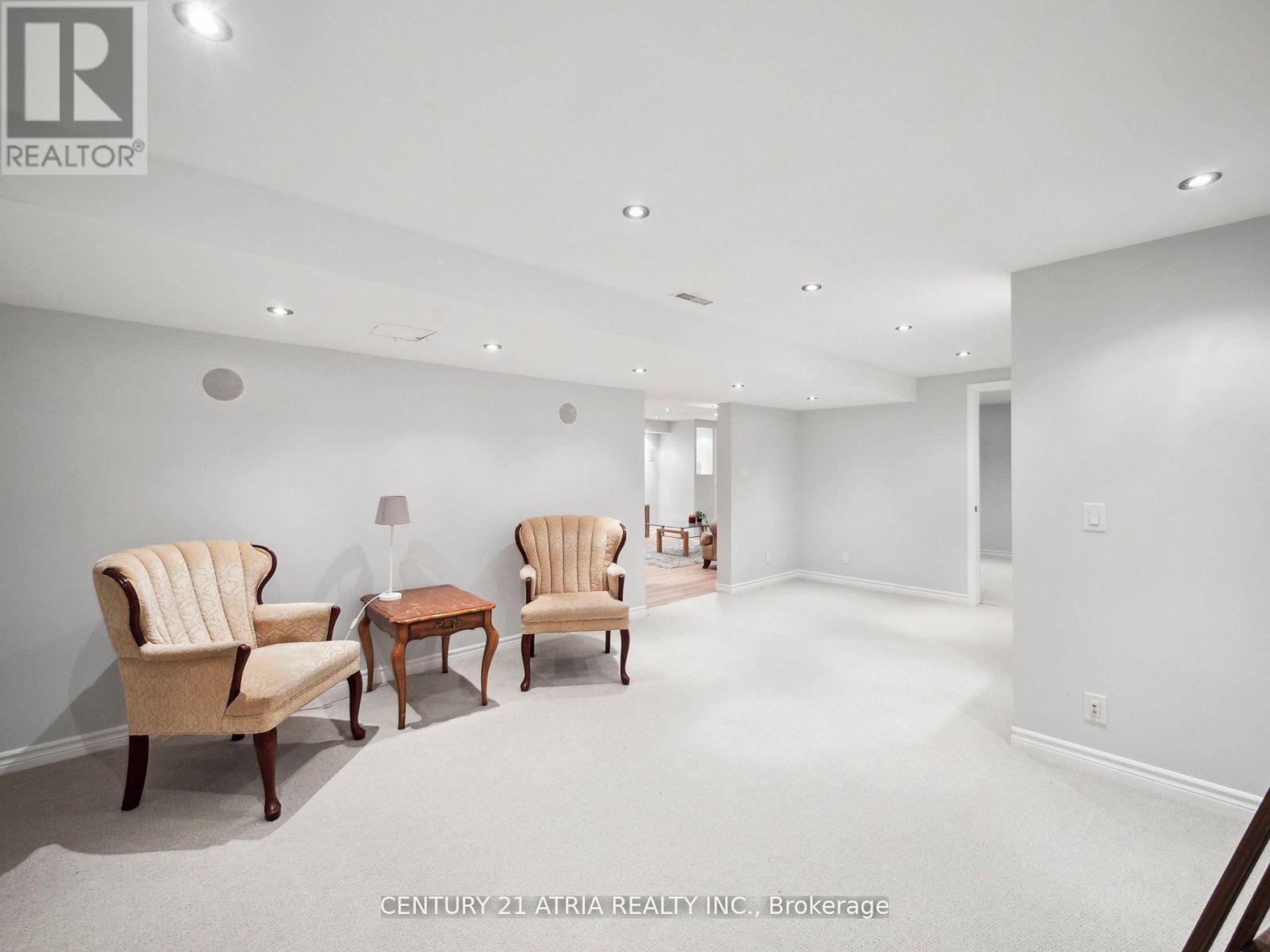 7 May Avenue, East Gwillimbury, Ontario  L0G 1V0 - Photo 38 - N12387698