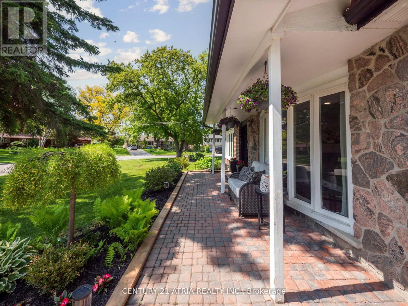7 May Avenue, East Gwillimbury, Ontario  L0G 1V0 - Photo 8 - N12387698