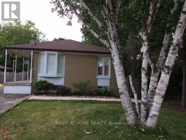 MAIN - 38 STODDART DRIVE, Aurora, Ontario