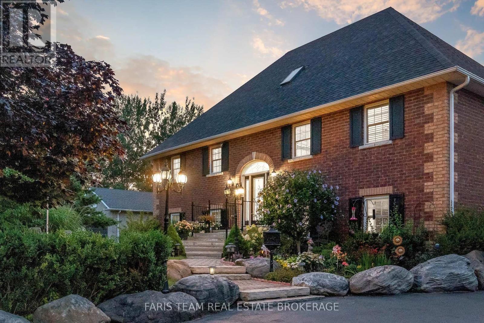 Property at 63 BROADVIEW STREET image 3