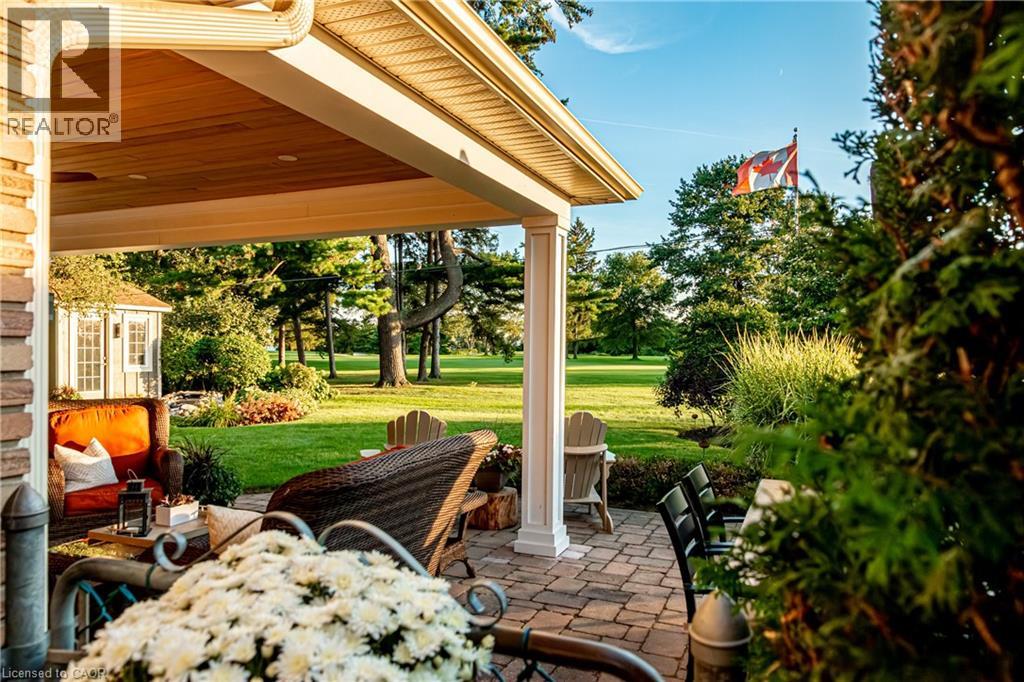 Property at 724 KINGSWAY Drive image 3