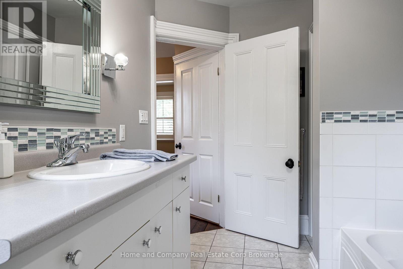 188 Wellington Street, Stratford, Ontario  N5A 2L6 - Photo 32 - X12387868