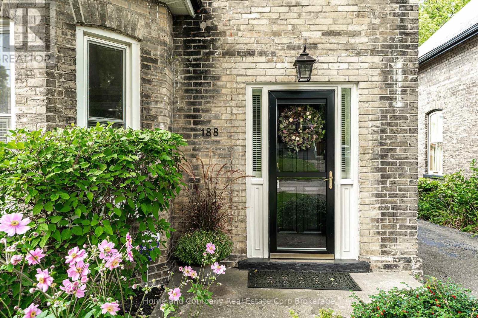 188 Wellington Street, Stratford, Ontario  N5A 2L6 - Photo 6 - X12387868
