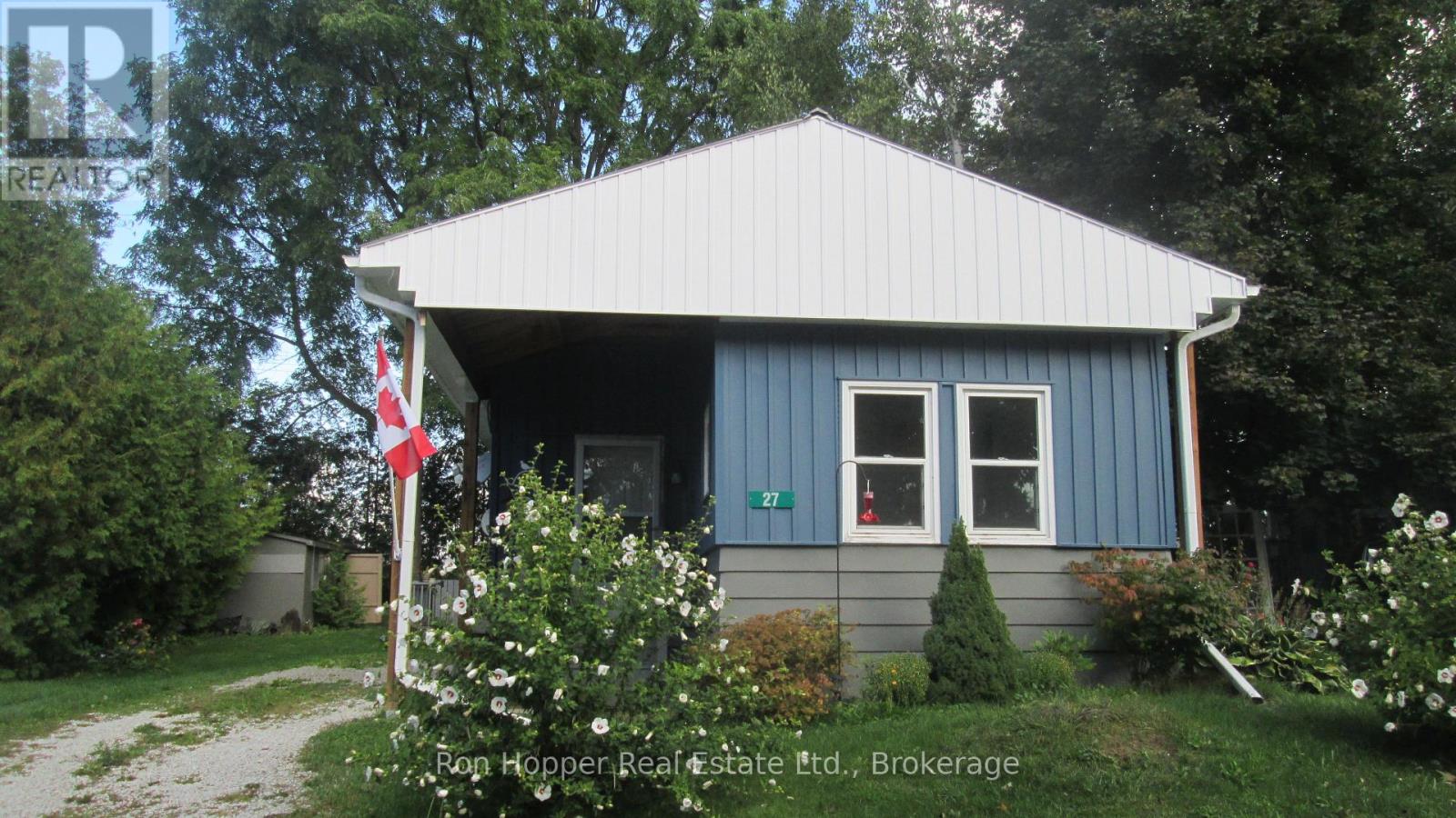 27 Sussex Square, Georgian Bluffs, Ontario  N4K 5N5 - Photo 2 - X12387902