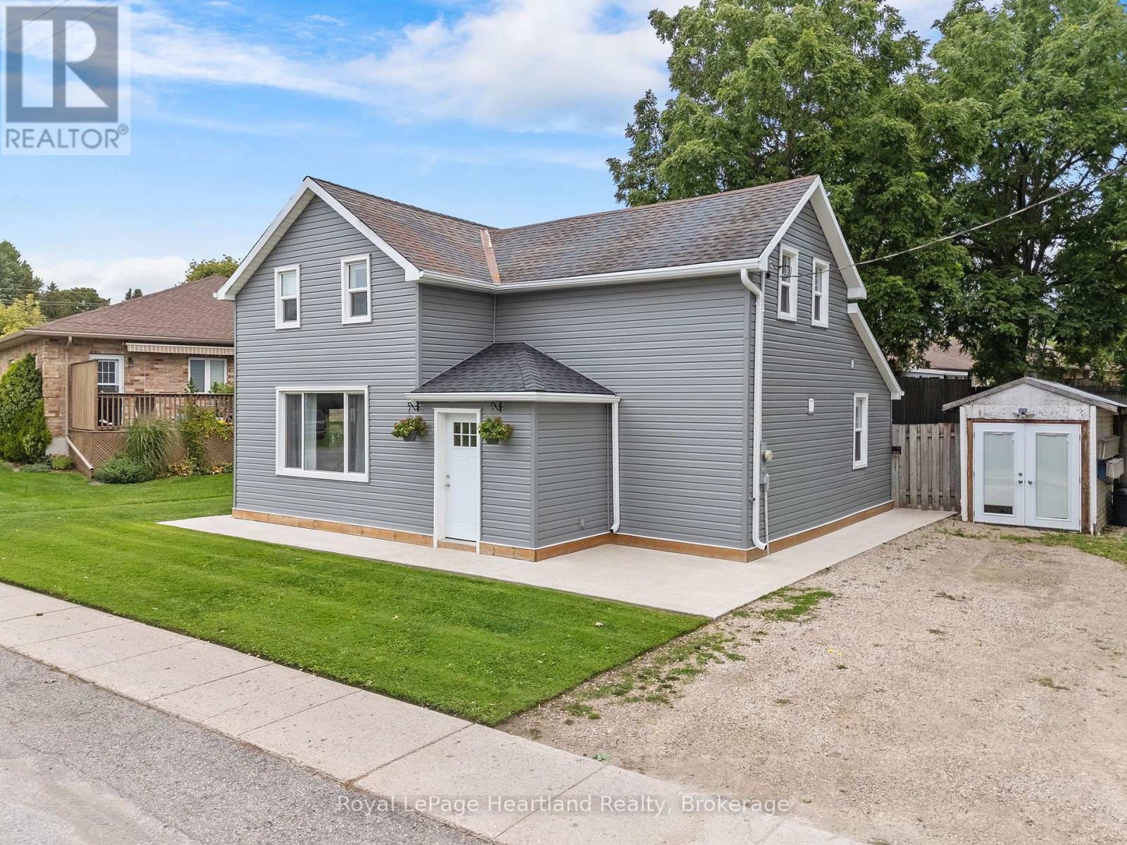 393 Shuter Street, North Huron, Ontario  N0G 2W0 - Photo 2 - X12387922