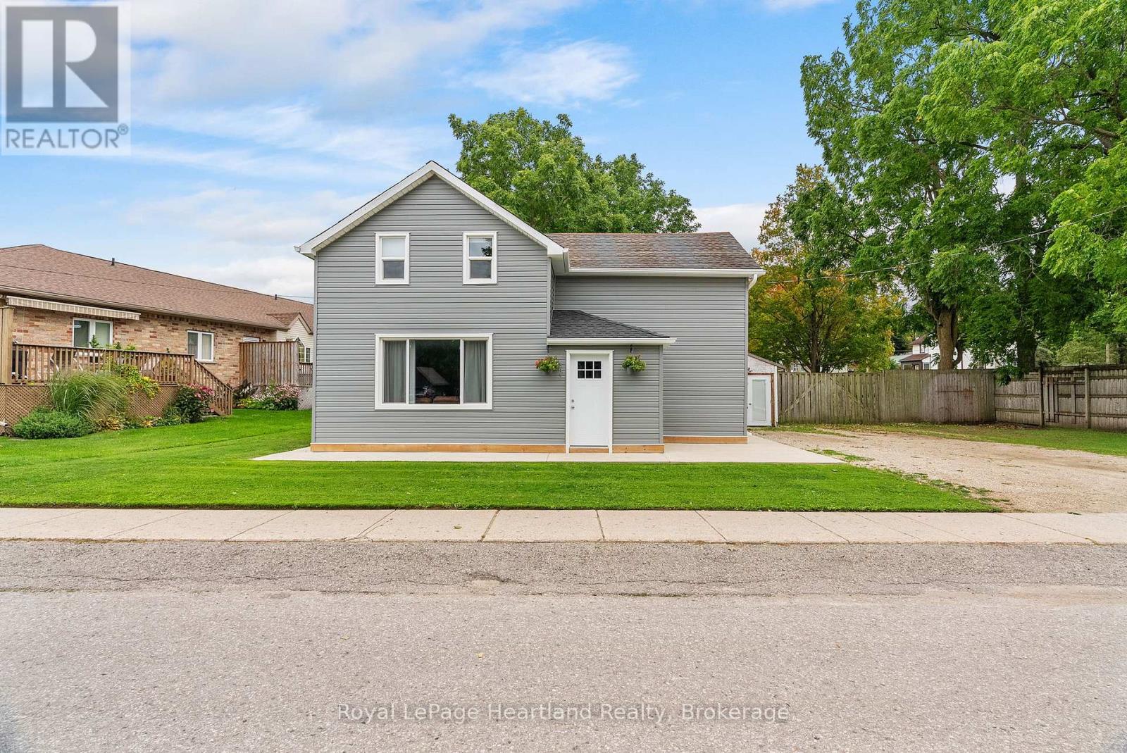 393 Shuter Street, North Huron, Ontario  N0G 2W0 - Photo 46 - X12387922