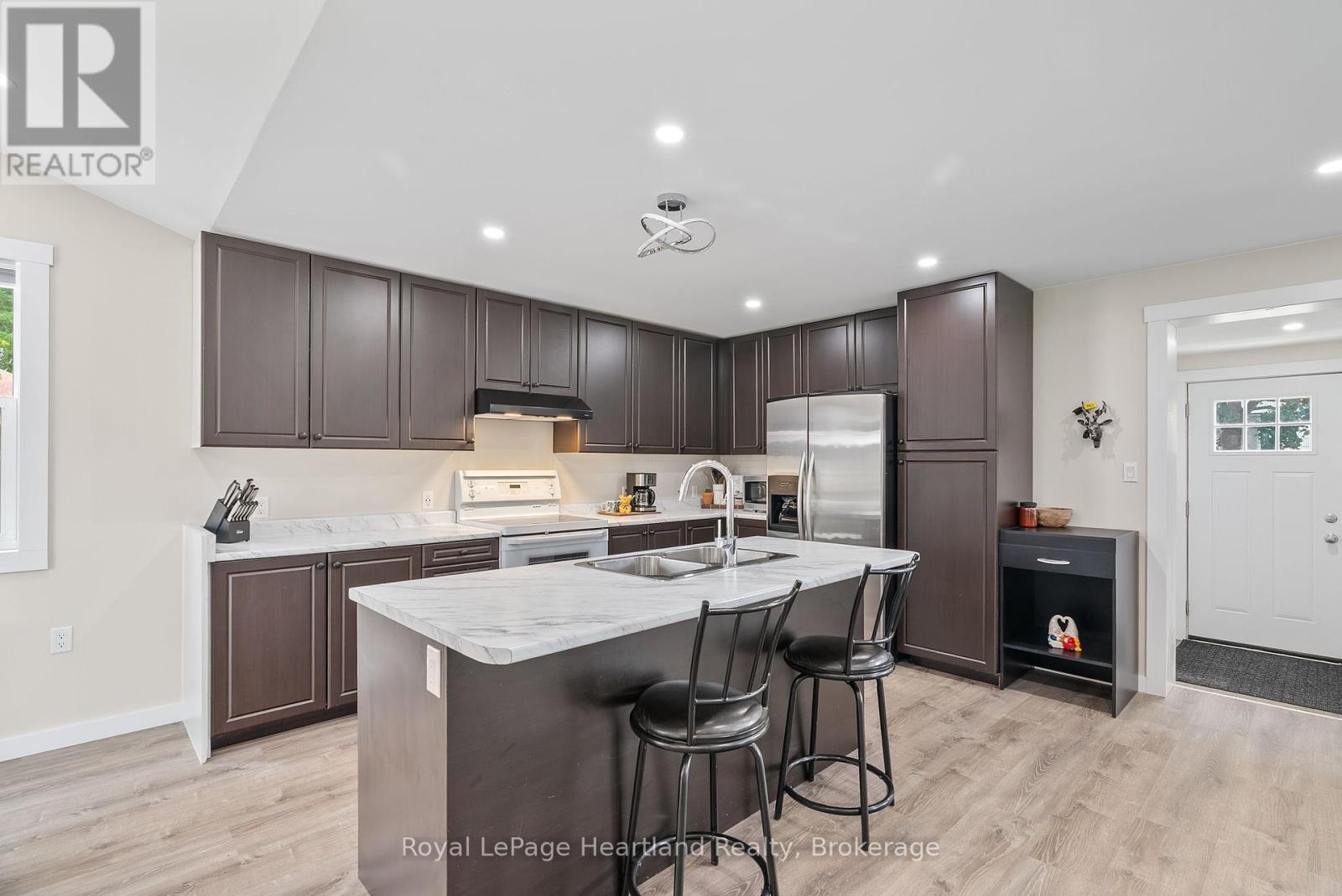 393 Shuter Street, North Huron, Ontario  N0G 2W0 - Photo 9 - X12387922