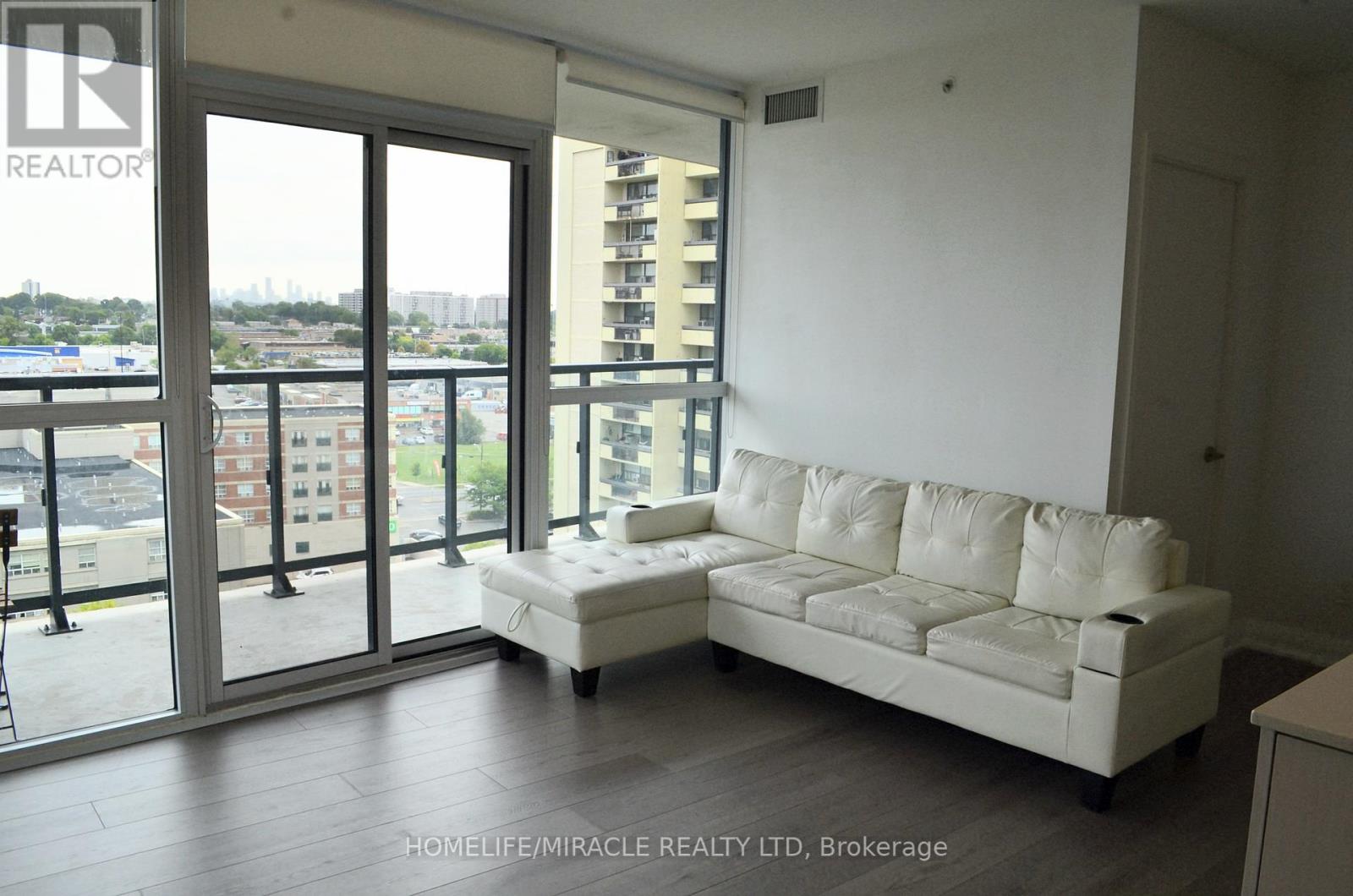1305 - 1461 Lawrence Avenue W, Toronto, Ontario  M6L 0A6 - Photo 6 - W12387658