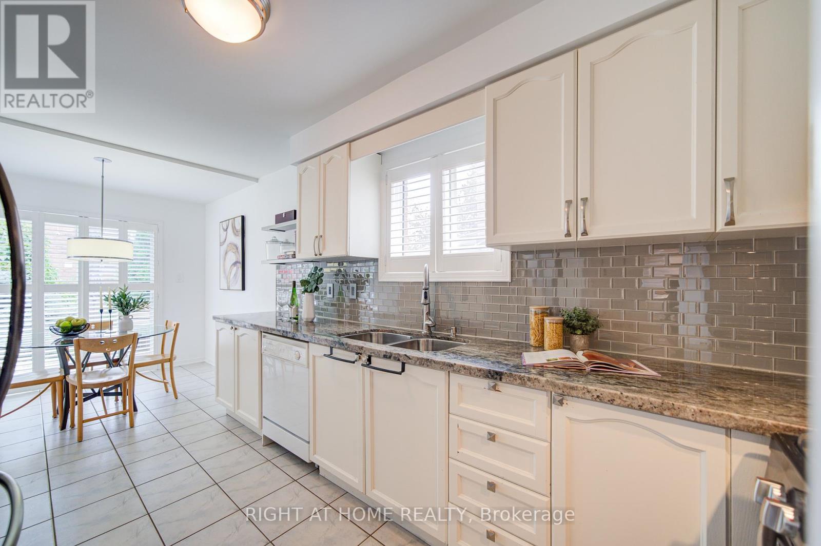 19 Purdy Crescent, Toronto, Ontario  M9N 3X8 - Photo 11 - W12387661