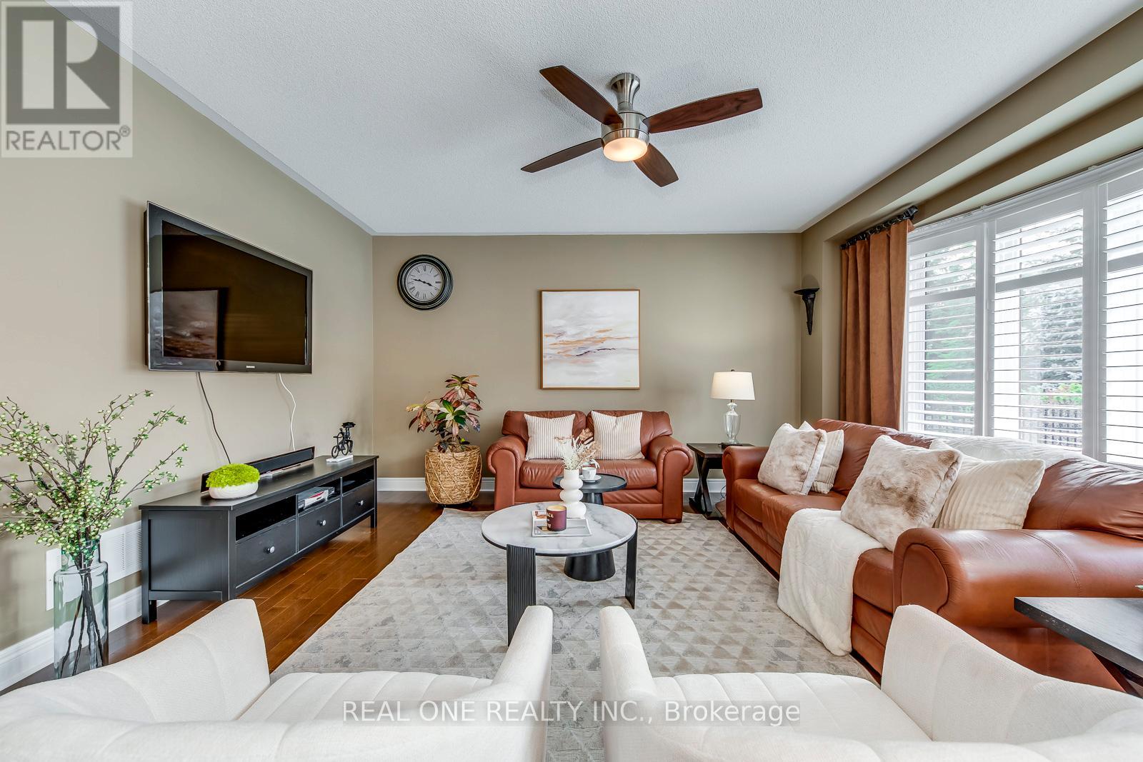 1507 Arrowhead Road, Oakville, Ontario  L6H 7V6 - Photo 11 - W12387704