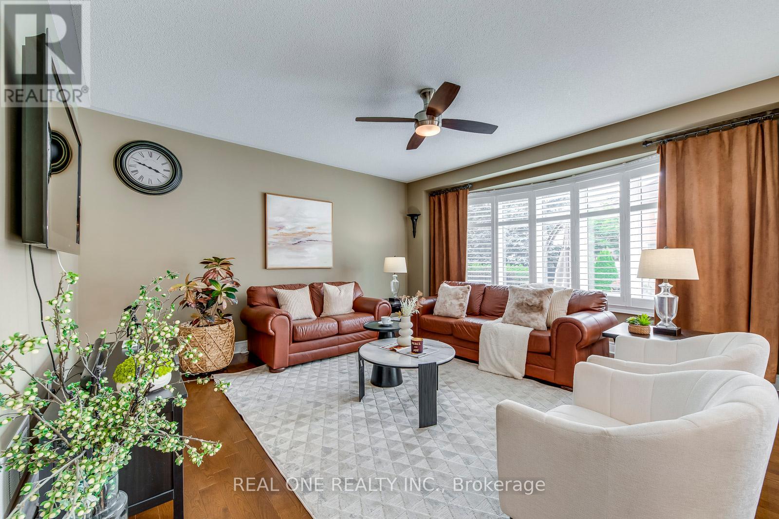 1507 Arrowhead Road, Oakville, Ontario  L6H 7V6 - Photo 12 - W12387704