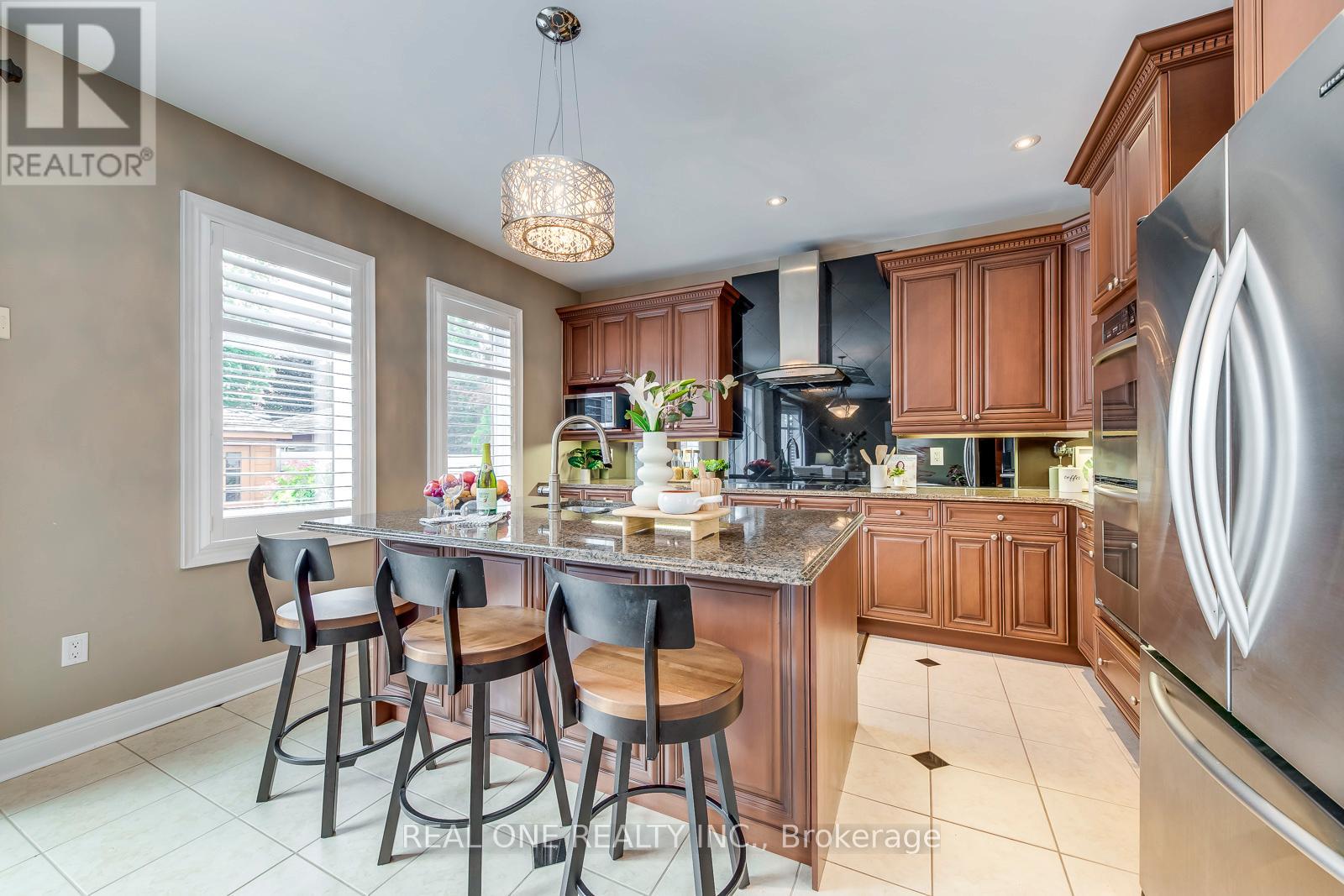 1507 Arrowhead Road, Oakville, Ontario  L6H 7V6 - Photo 16 - W12387704