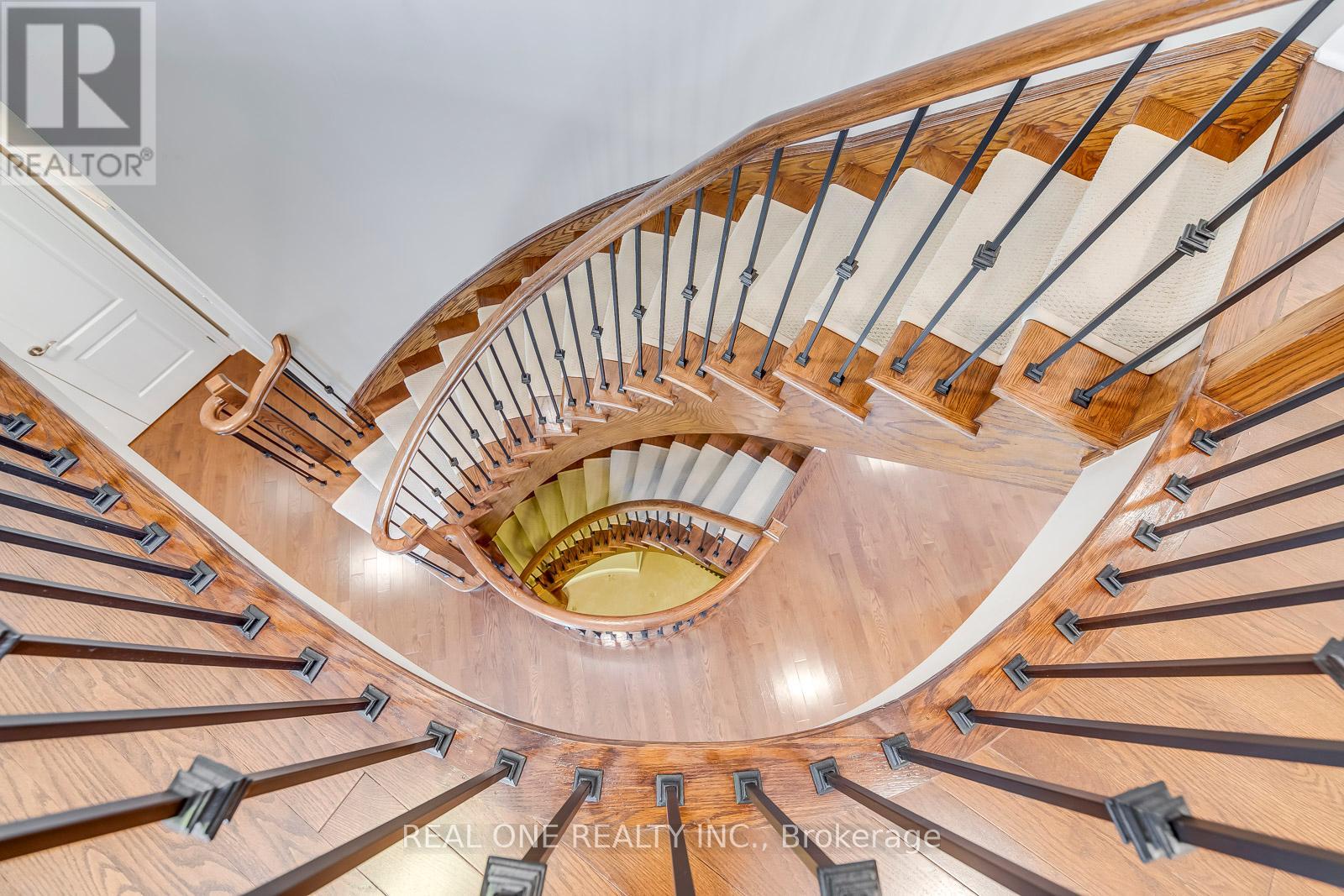 1507 Arrowhead Road, Oakville, Ontario  L6H 7V6 - Photo 24 - W12387704
