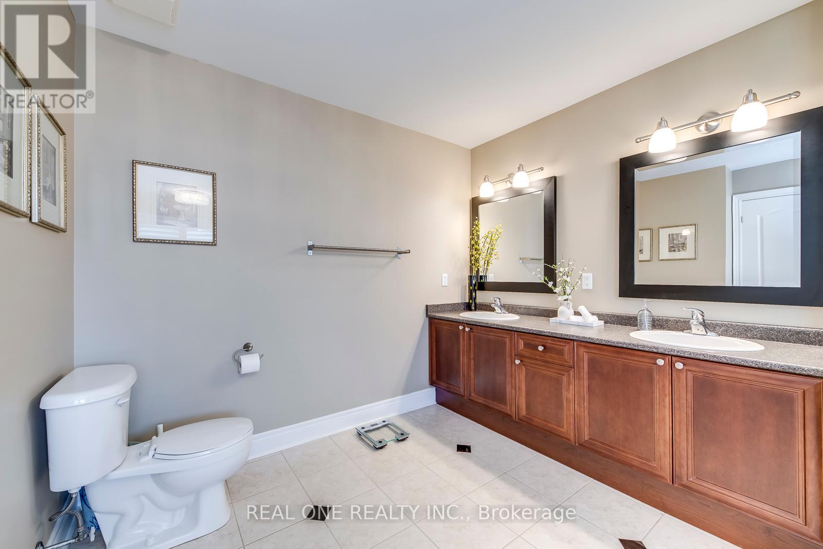 1507 Arrowhead Road, Oakville, Ontario  L6H 7V6 - Photo 32 - W12387704