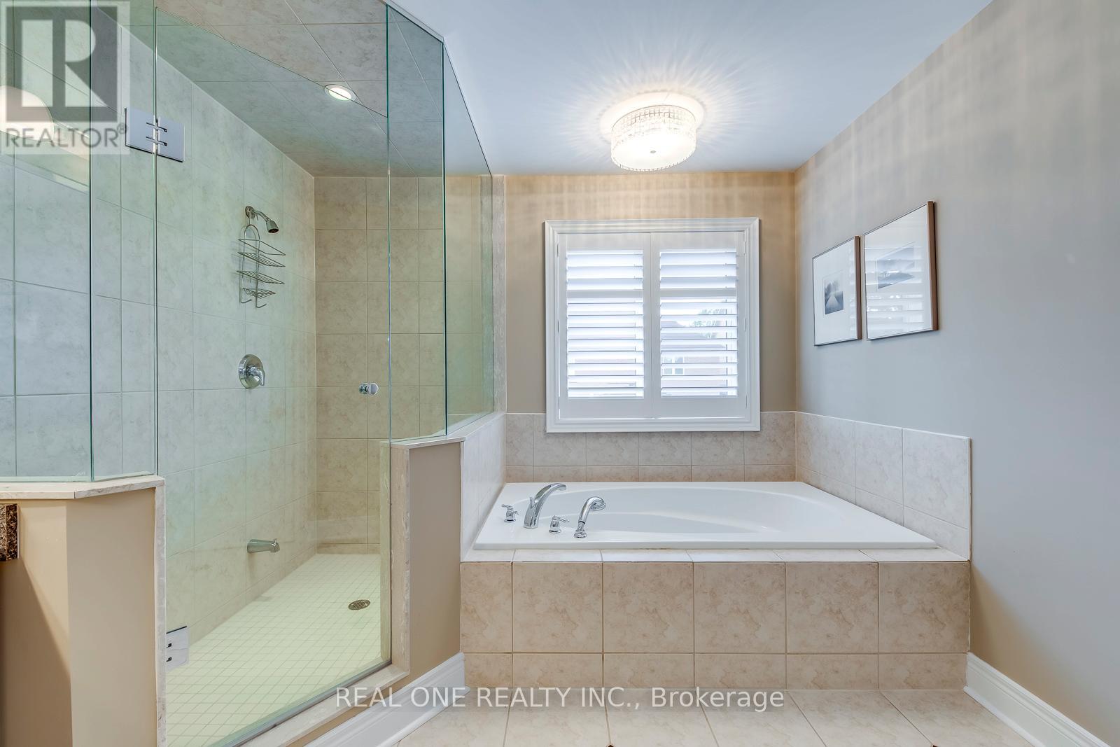 1507 Arrowhead Road, Oakville, Ontario  L6H 7V6 - Photo 33 - W12387704