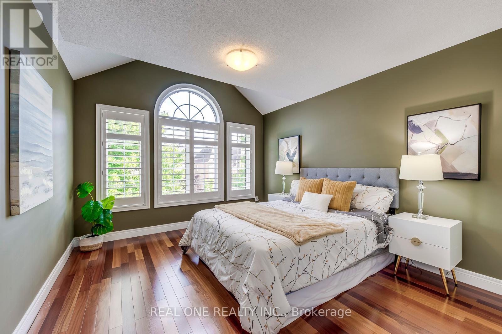 1507 Arrowhead Road, Oakville, Ontario  L6H 7V6 - Photo 34 - W12387704