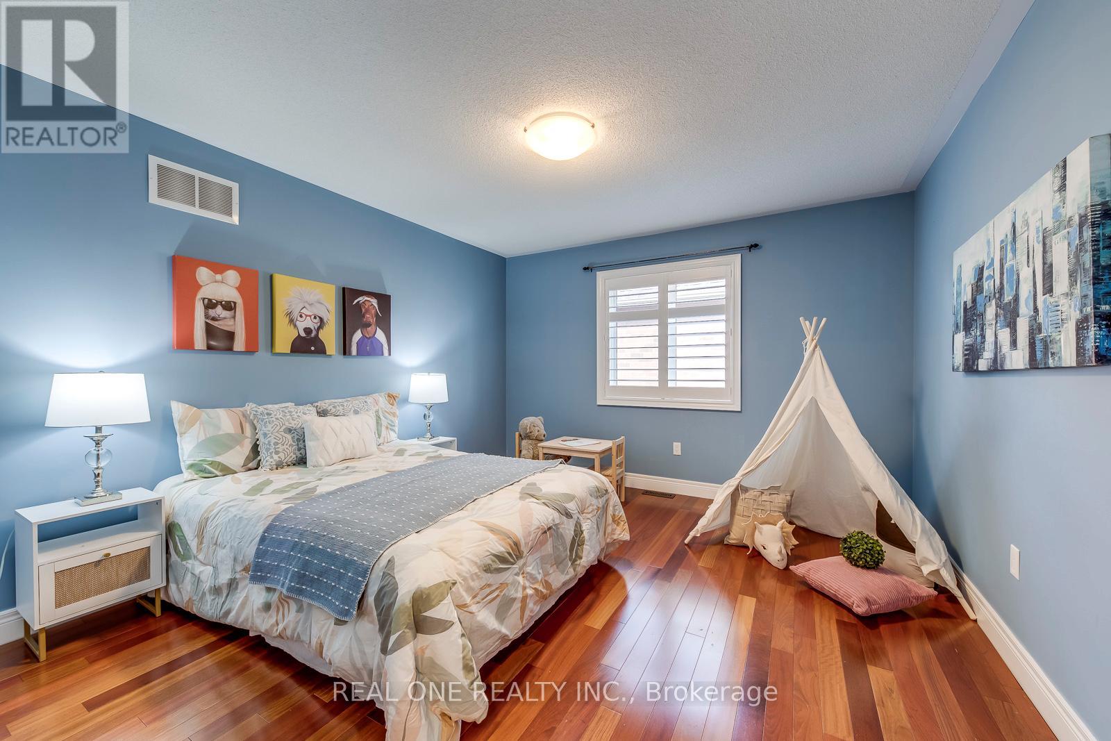 1507 Arrowhead Road, Oakville, Ontario  L6H 7V6 - Photo 38 - W12387704