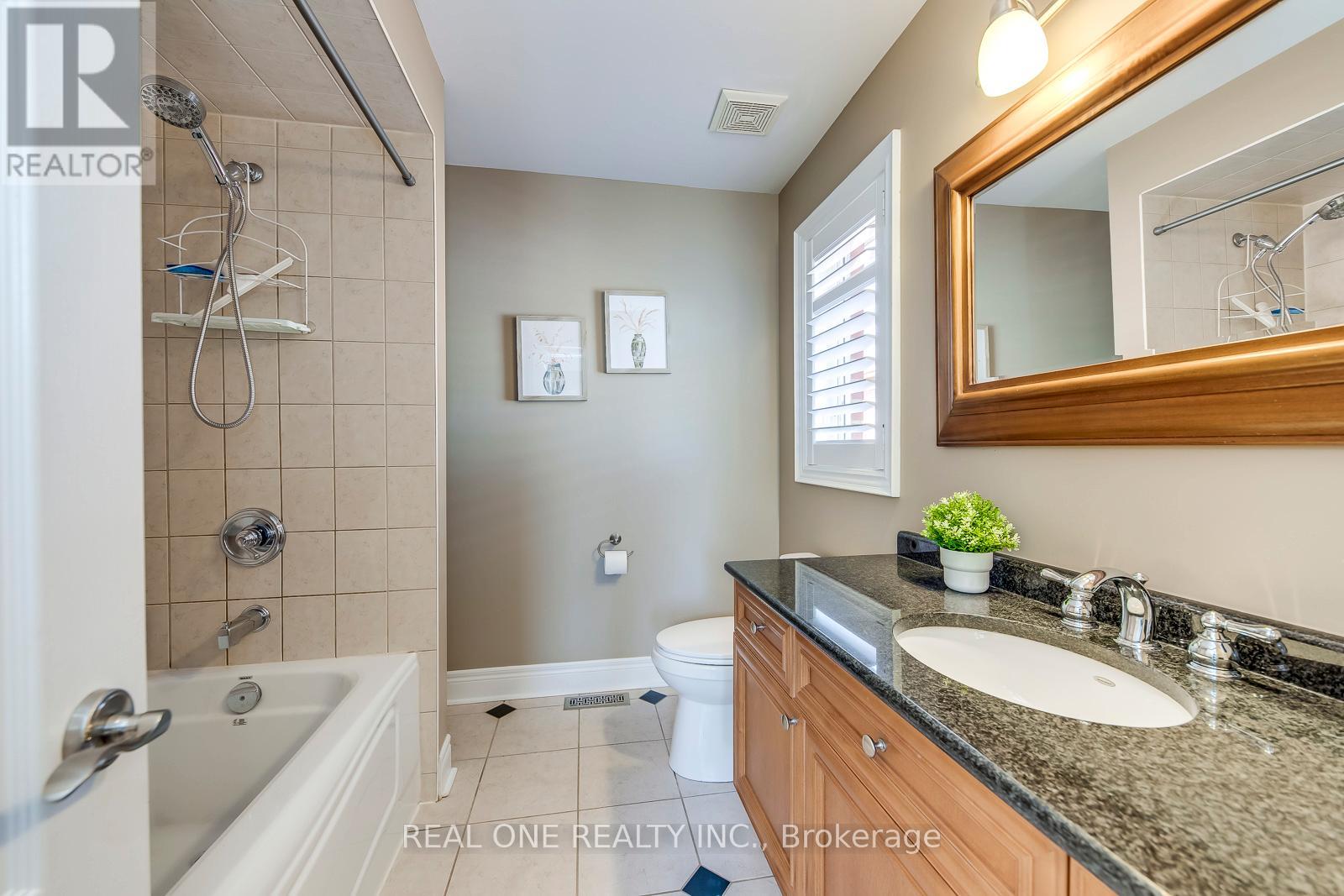 1507 Arrowhead Road, Oakville, Ontario  L6H 7V6 - Photo 41 - W12387704