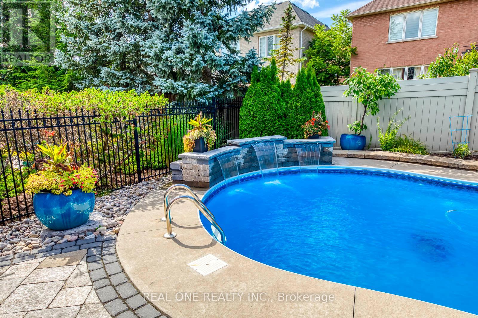 1507 Arrowhead Road, Oakville, Ontario  L6H 7V6 - Photo 46 - W12387704