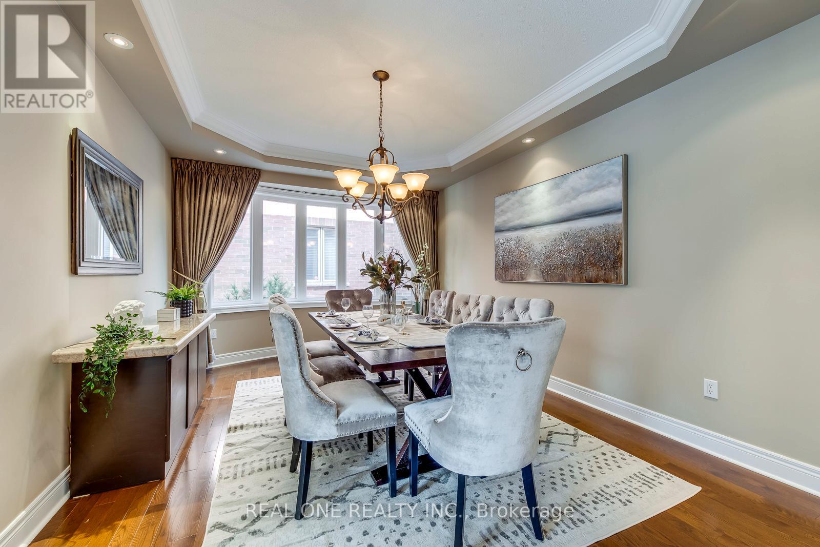 1507 Arrowhead Road, Oakville, Ontario  L6H 7V6 - Photo 9 - W12387704