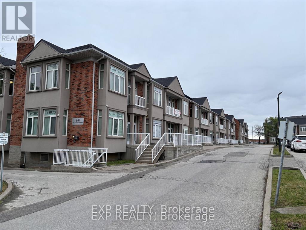 17 - 951 Wilson Avenue, Toronto (Downsview-Roding-Cfb), Ontario  M3K 2A7 - Photo 1 - W12387705