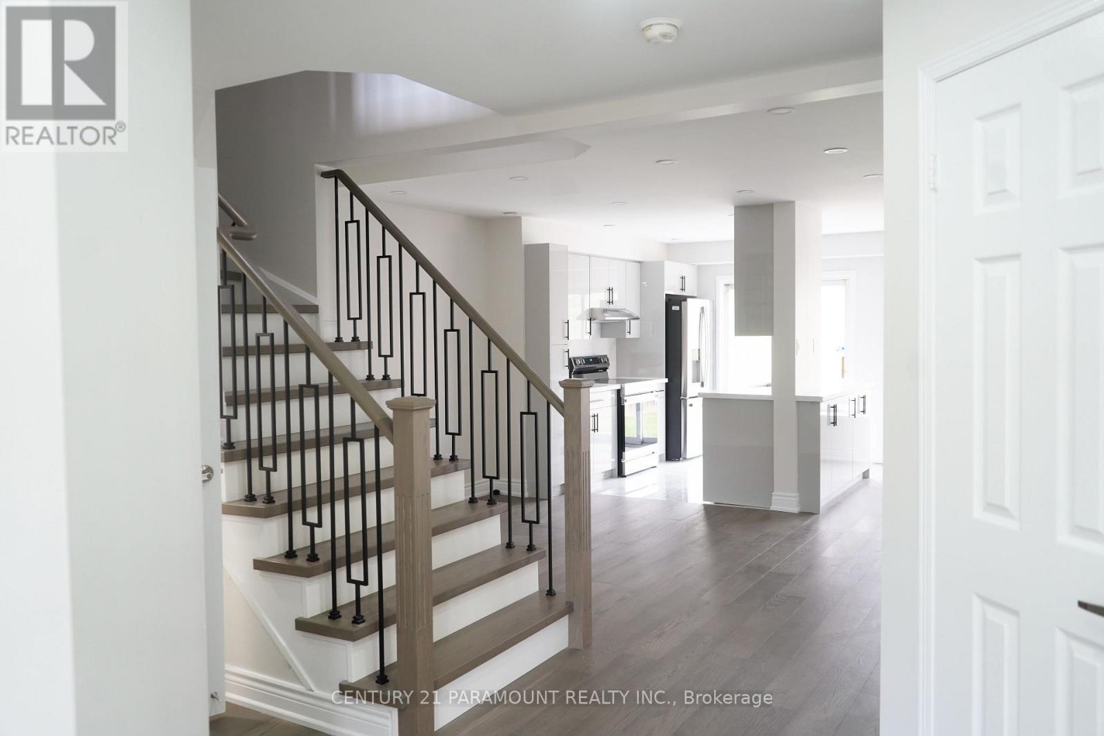 7544 Black Walnut Trail, Mississauga, Ontario  L5N 8A9 - Photo 6 - W12387716
