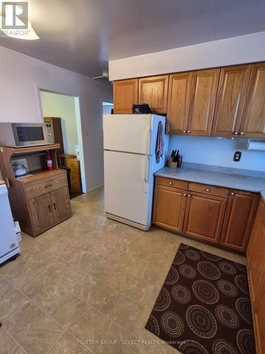 Photo 5 of 14 for 74 Bloomsbury Court