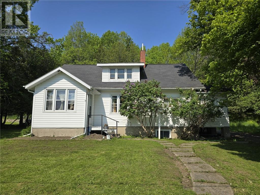 7 Laird St, Gore Bay, Ontario  P0P 1H0 - Photo 2 - 2122774