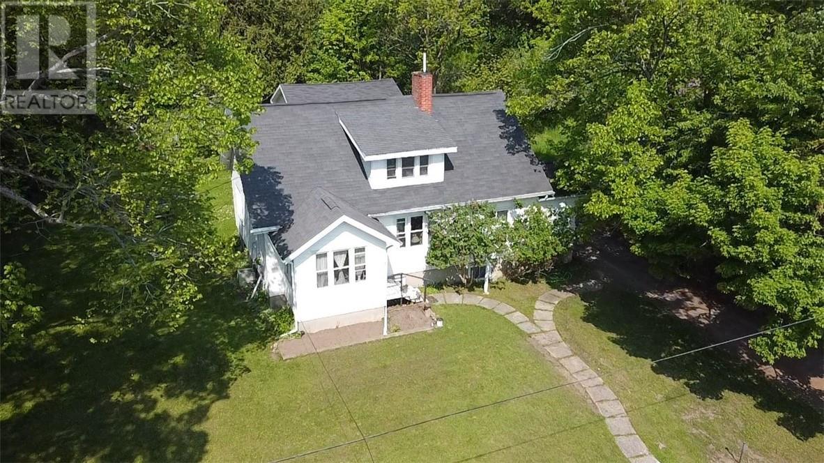 7 Laird St, Gore Bay, Ontario  P0P 1H0 - Photo 3 - 2122774