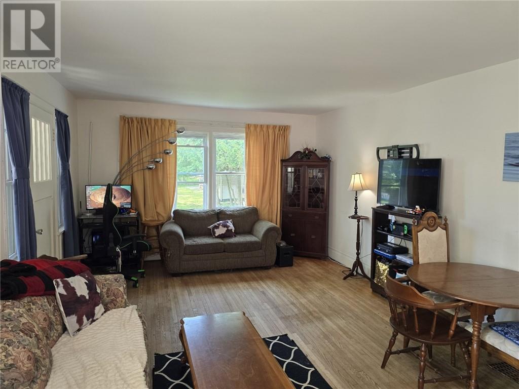7 Laird St, Gore Bay, Ontario  P0P 1H0 - Photo 5 - 2122774