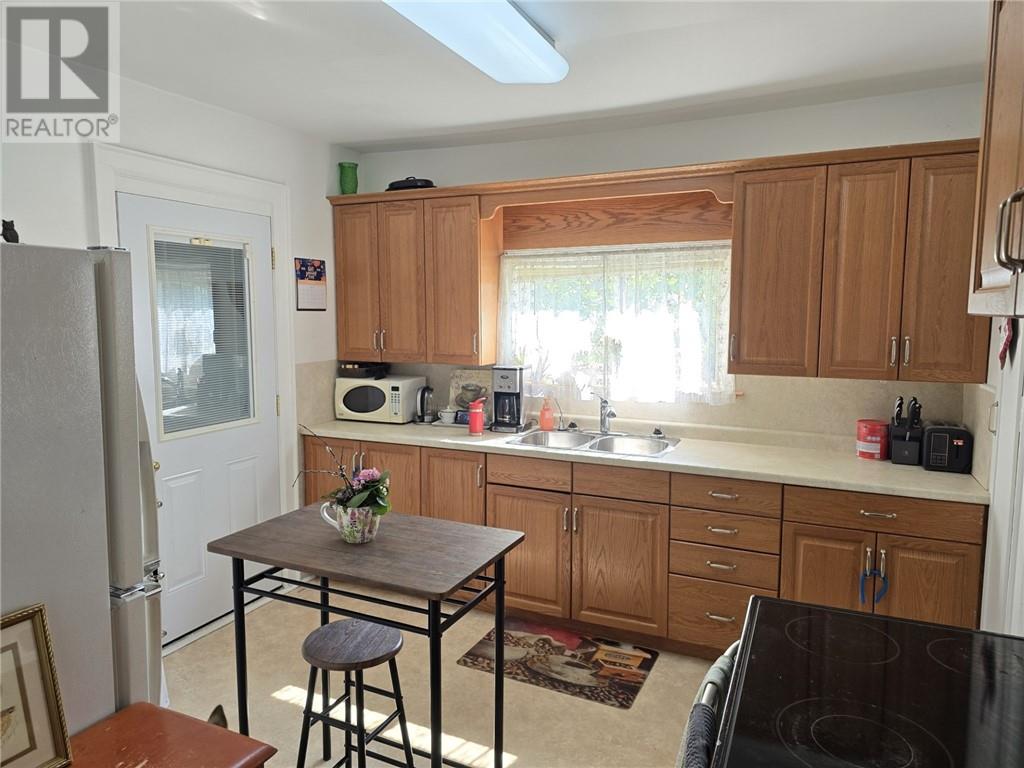 7 Laird St, Gore Bay, Ontario  P0P 1H0 - Photo 7 - 2122774
