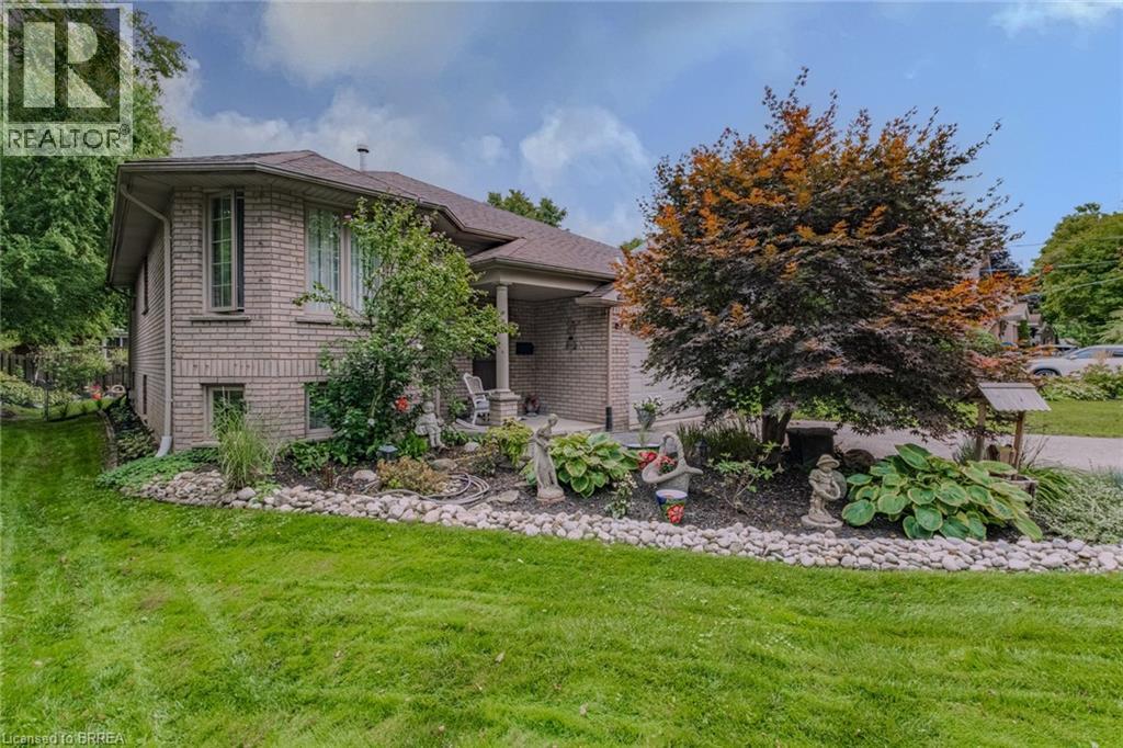 52 AMELIA Street, Paris, Ontario
