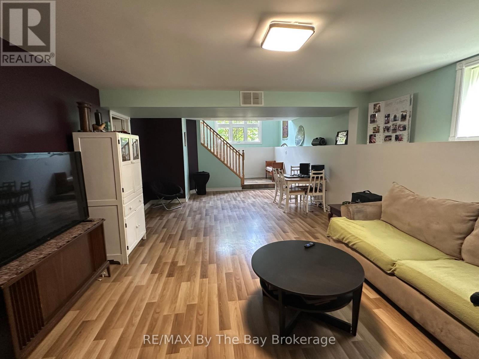 4 Woodside Court, Wasaga Beach, Ontario  L9Z 1H6 - Photo 12 - S12242933