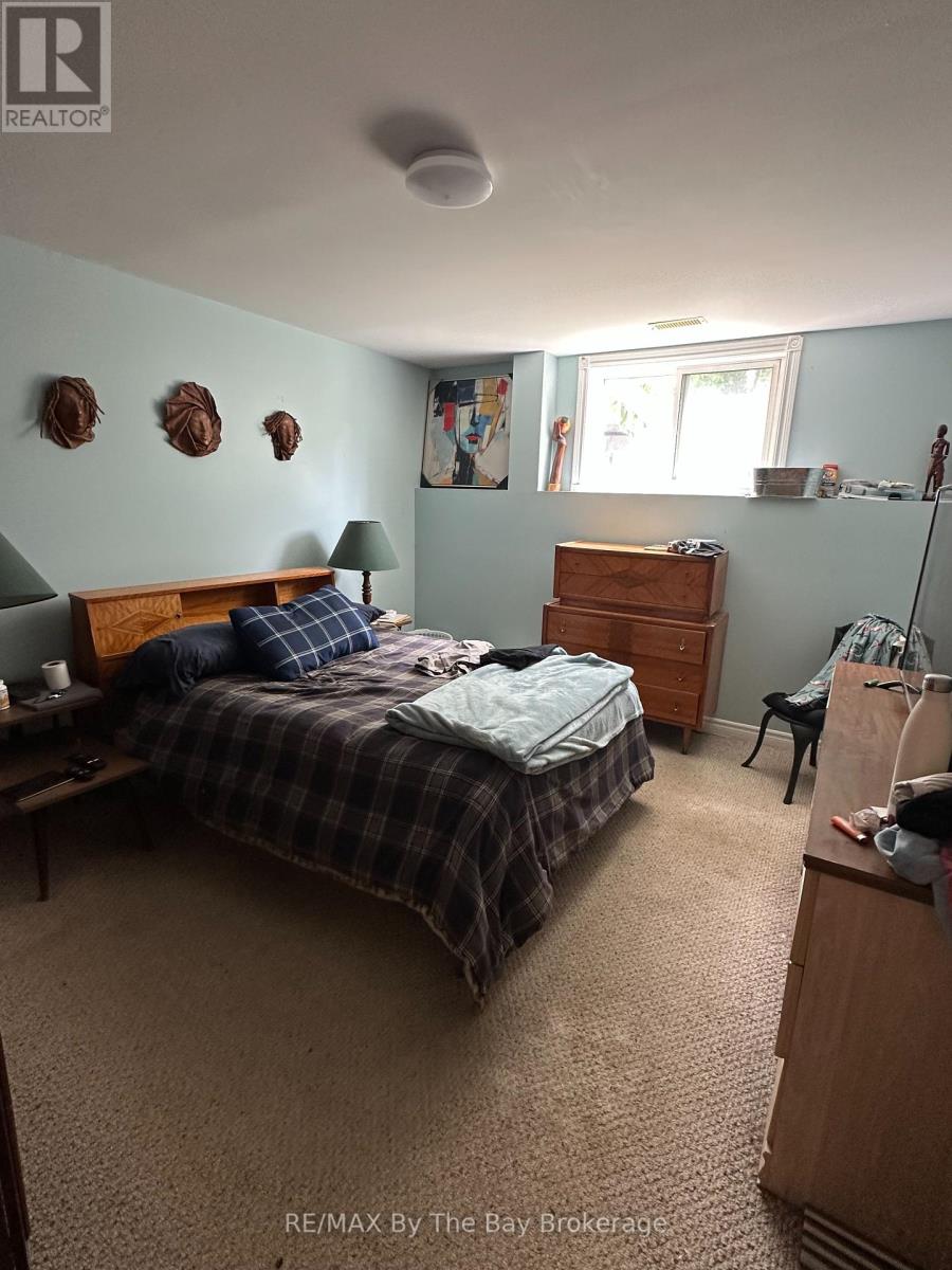 4 Woodside Court, Wasaga Beach, Ontario  L9Z 1H6 - Photo 10 - S12242933