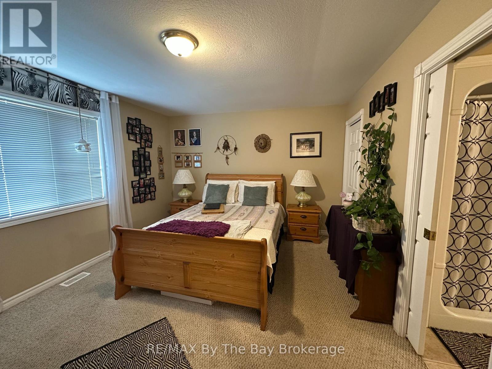 4 Woodside Court, Wasaga Beach, Ontario  L9Z 1H6 - Photo 8 - S12242933