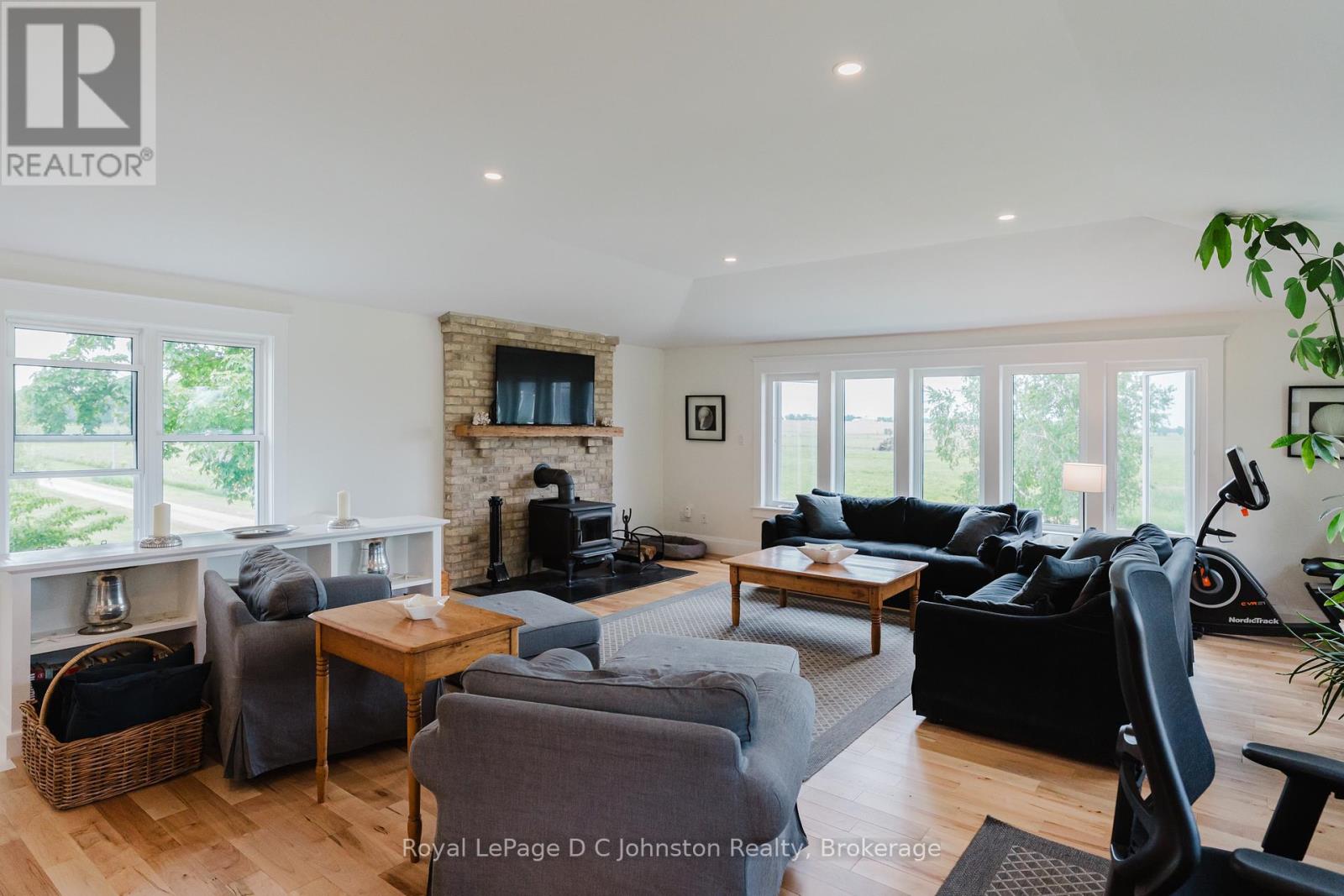 1565 B Line, Arran-Elderslie, Ontario  N0H 2L0 - Photo 11 - X12234637