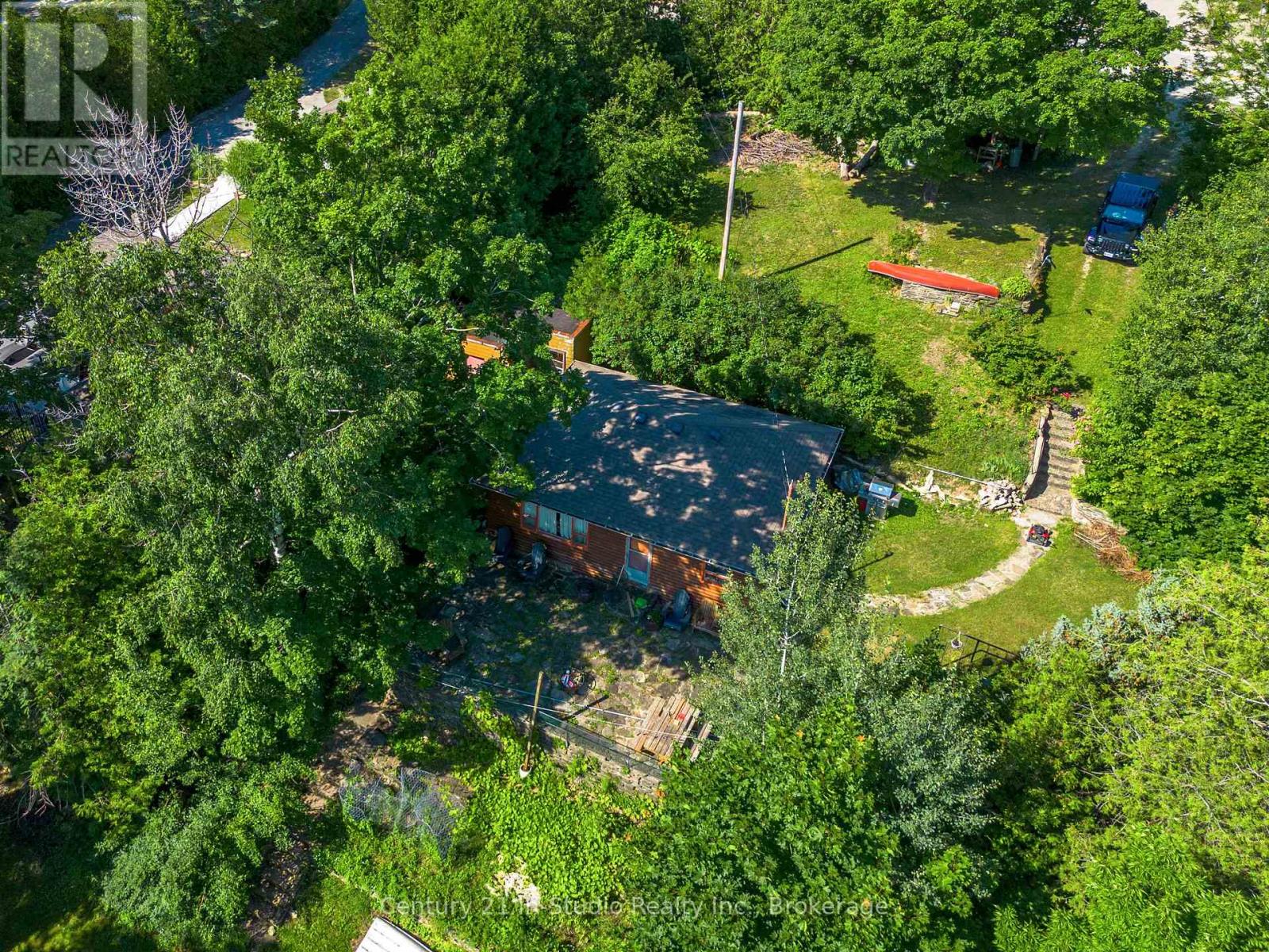 504725 Grey 1 Road, Georgian Bluffs, Ontario  N0H 1S0 - Photo 6 - X12386319