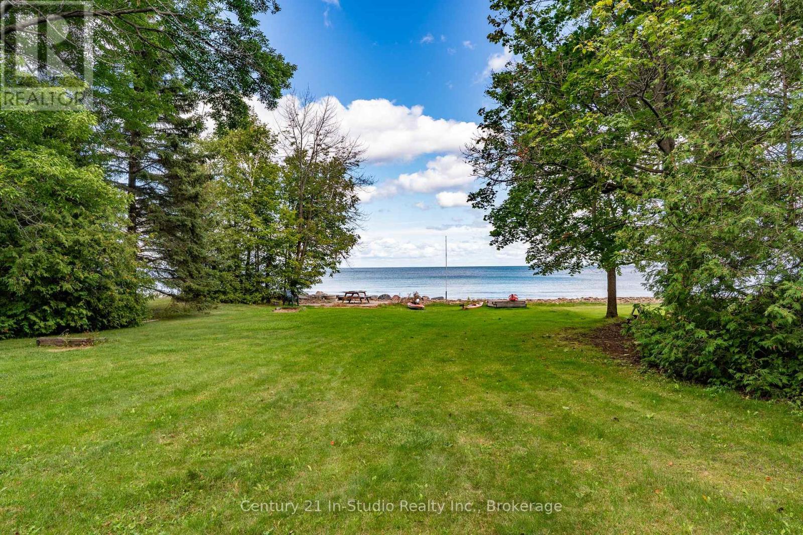 504725 Grey 1 Road, Georgian Bluffs, Ontario  N0H 1S0 - Photo 12 - X12386319