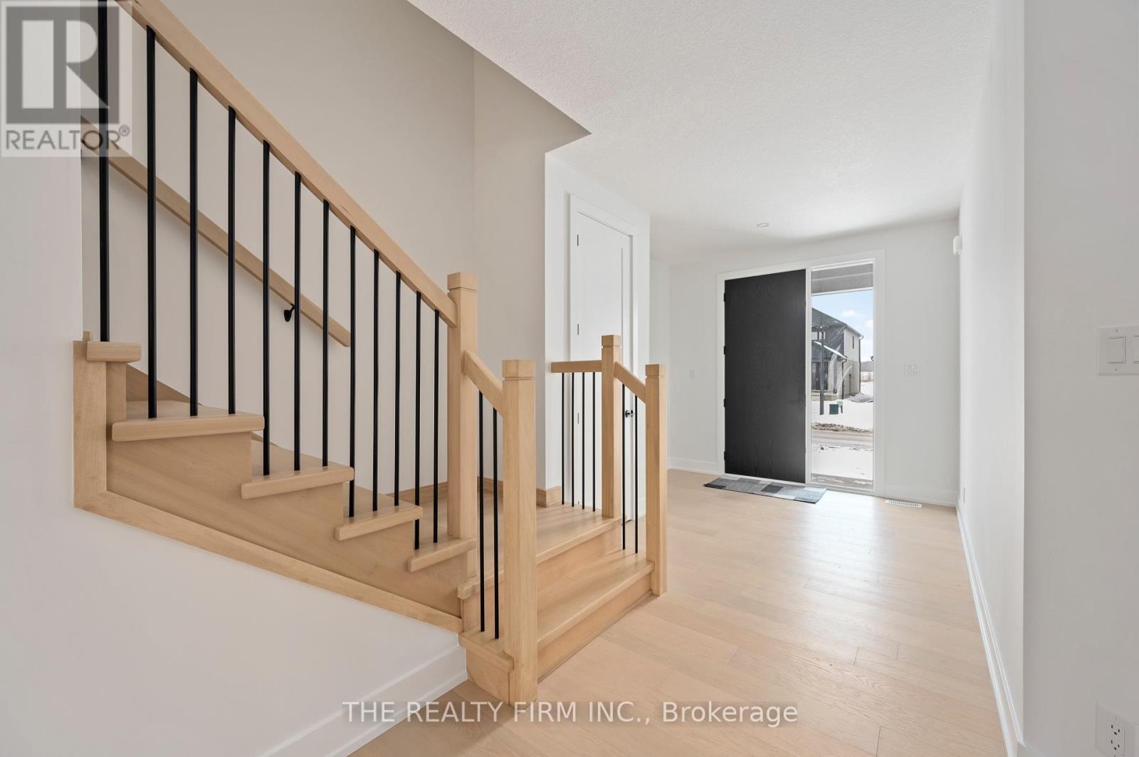 2603 Buroak Drive, London North, Ontario  N6G 3W1 - Photo 2 - X12387977