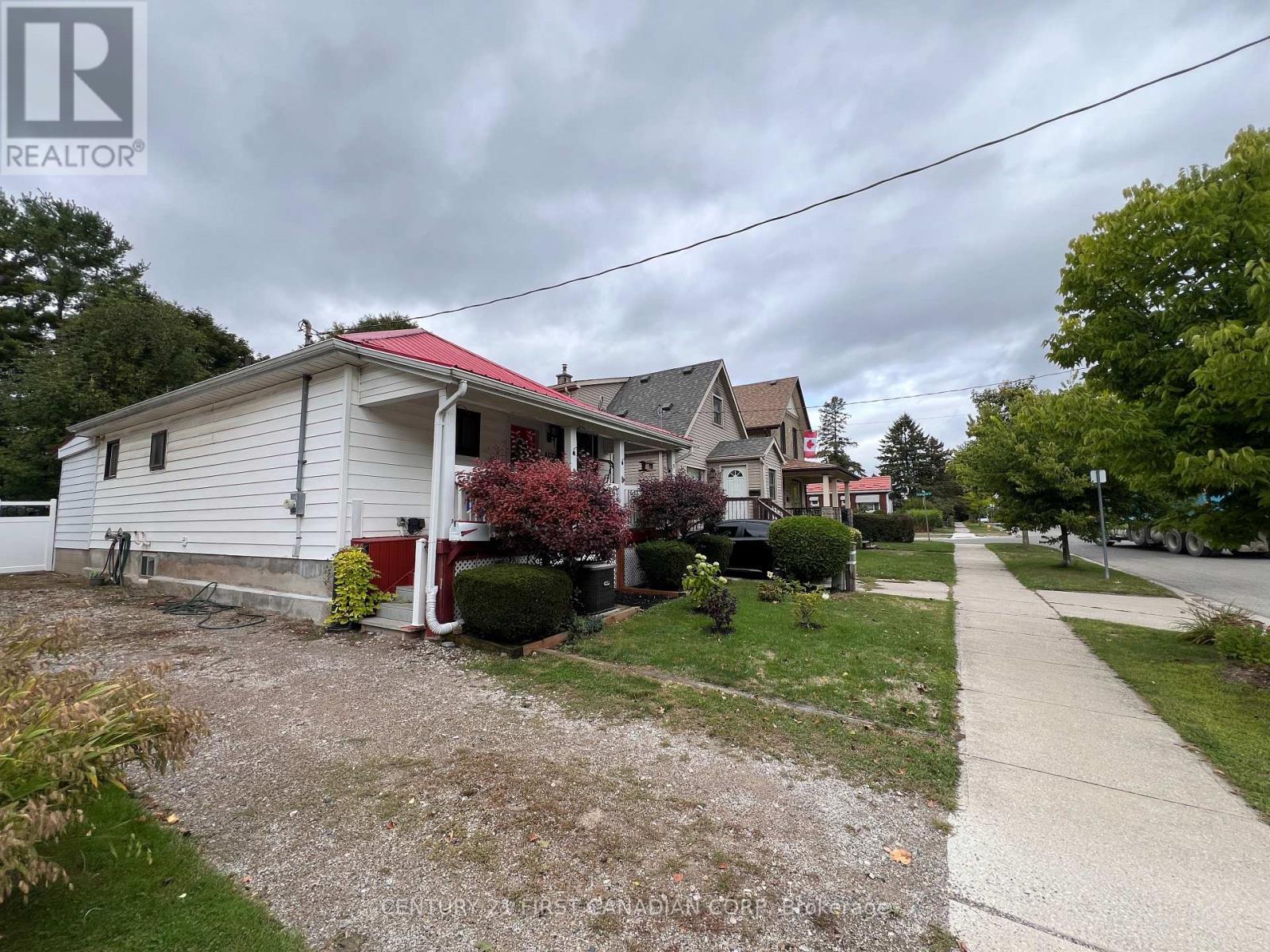55 Linwood Street, London East, Ontario  N5Y 1W1 - Photo 3 - X12387981