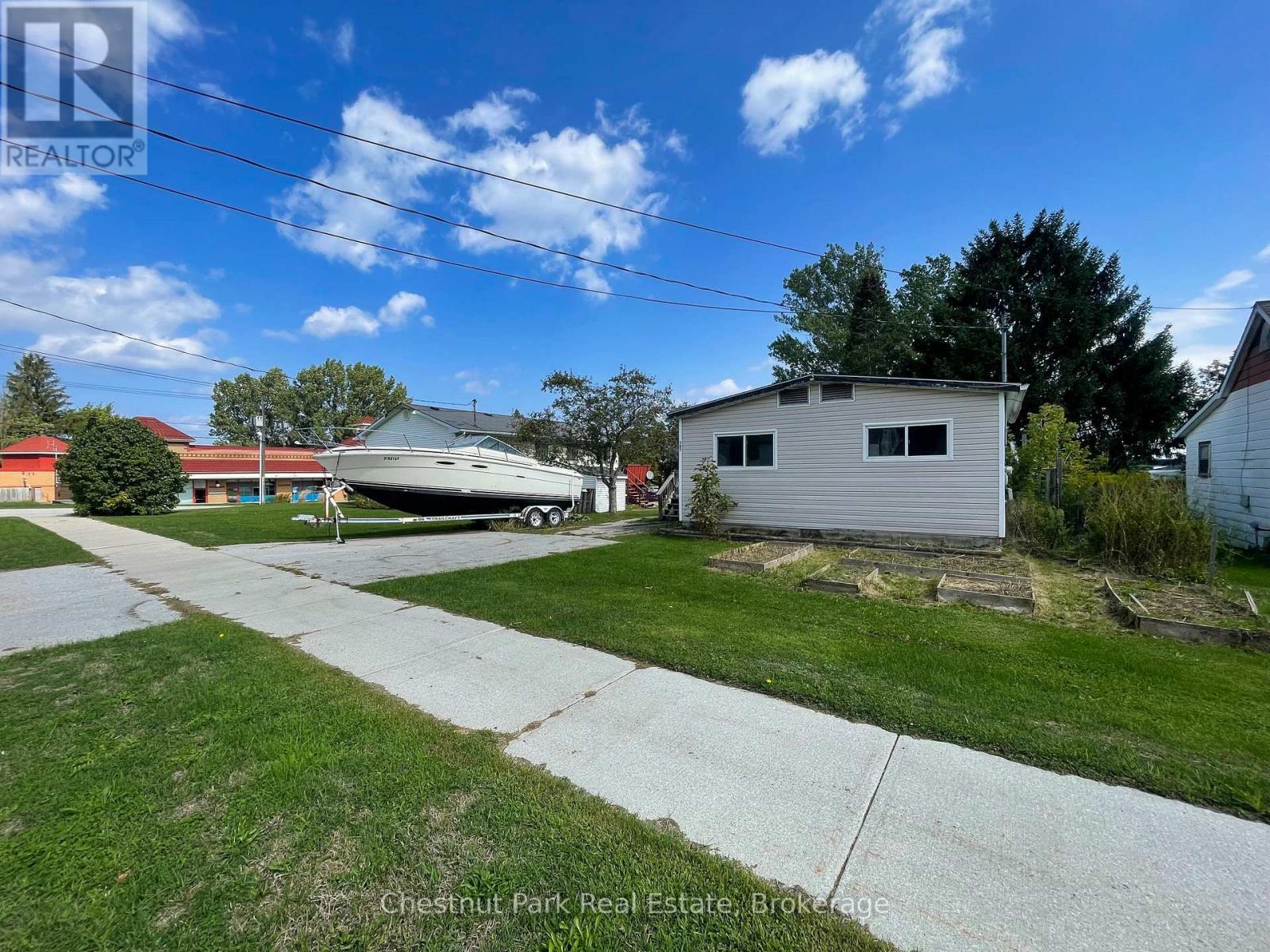 383 Thompson Street, Meaford, Ontario  N4L 1H7 - Photo 15 - X12387994