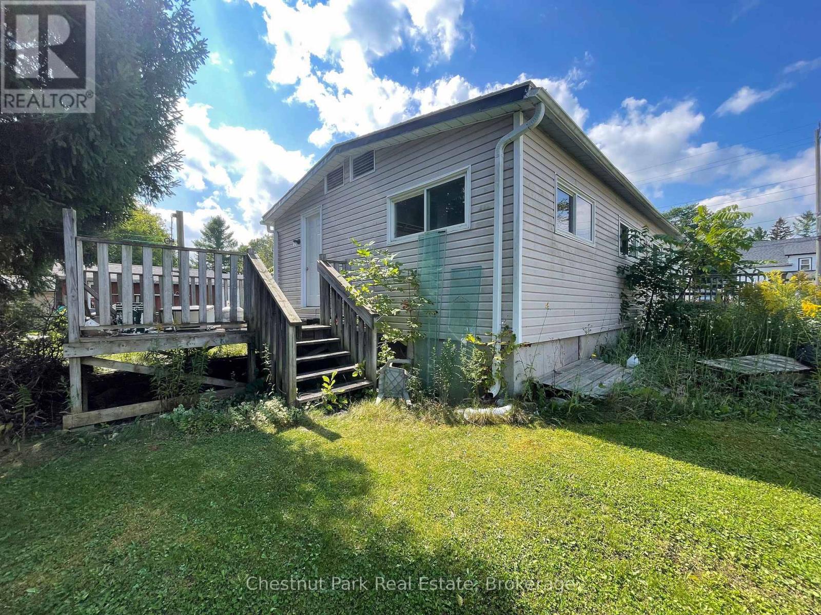 383 Thompson Street, Meaford, Ontario  N4L 1H7 - Photo 16 - X12387994