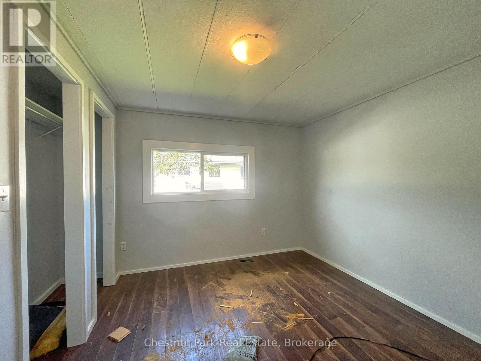 383 Thompson Street, Meaford, Ontario  N4L 1H7 - Photo 7 - X12387994