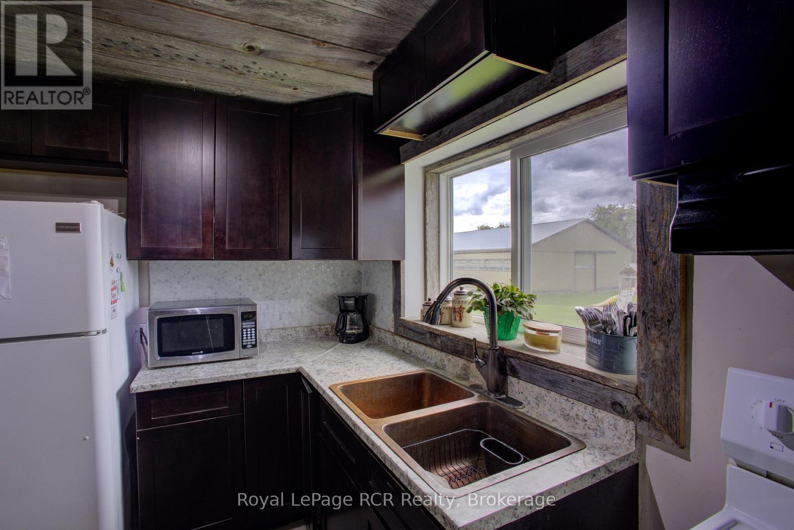 213526 Baseline Road, West Grey, Ontario  N4N 3B8 - Photo 15 - X12388087