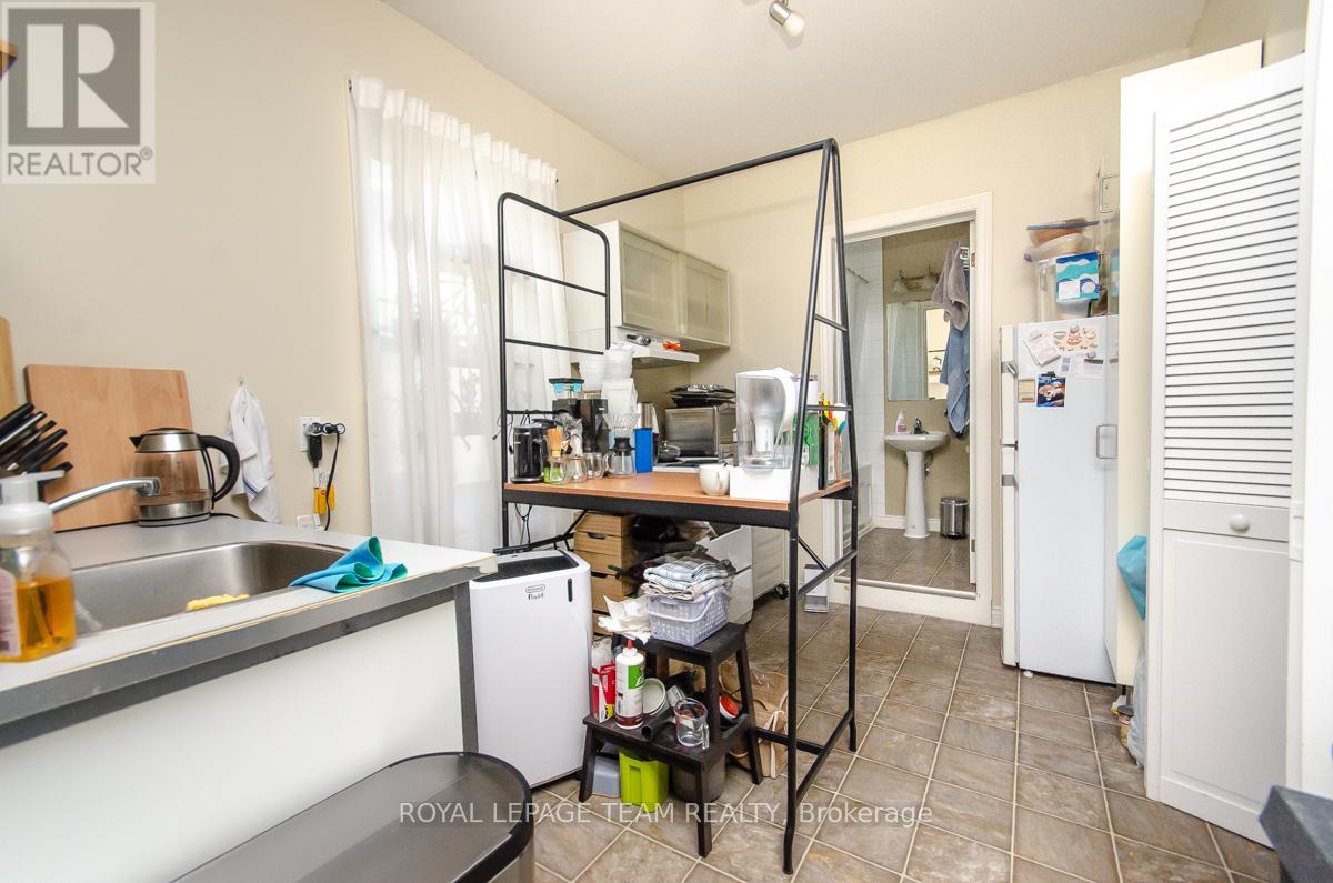 395 Mcleod Street, Ottawa, Ontario  K2P 1A5 - Photo 10 - X12388016